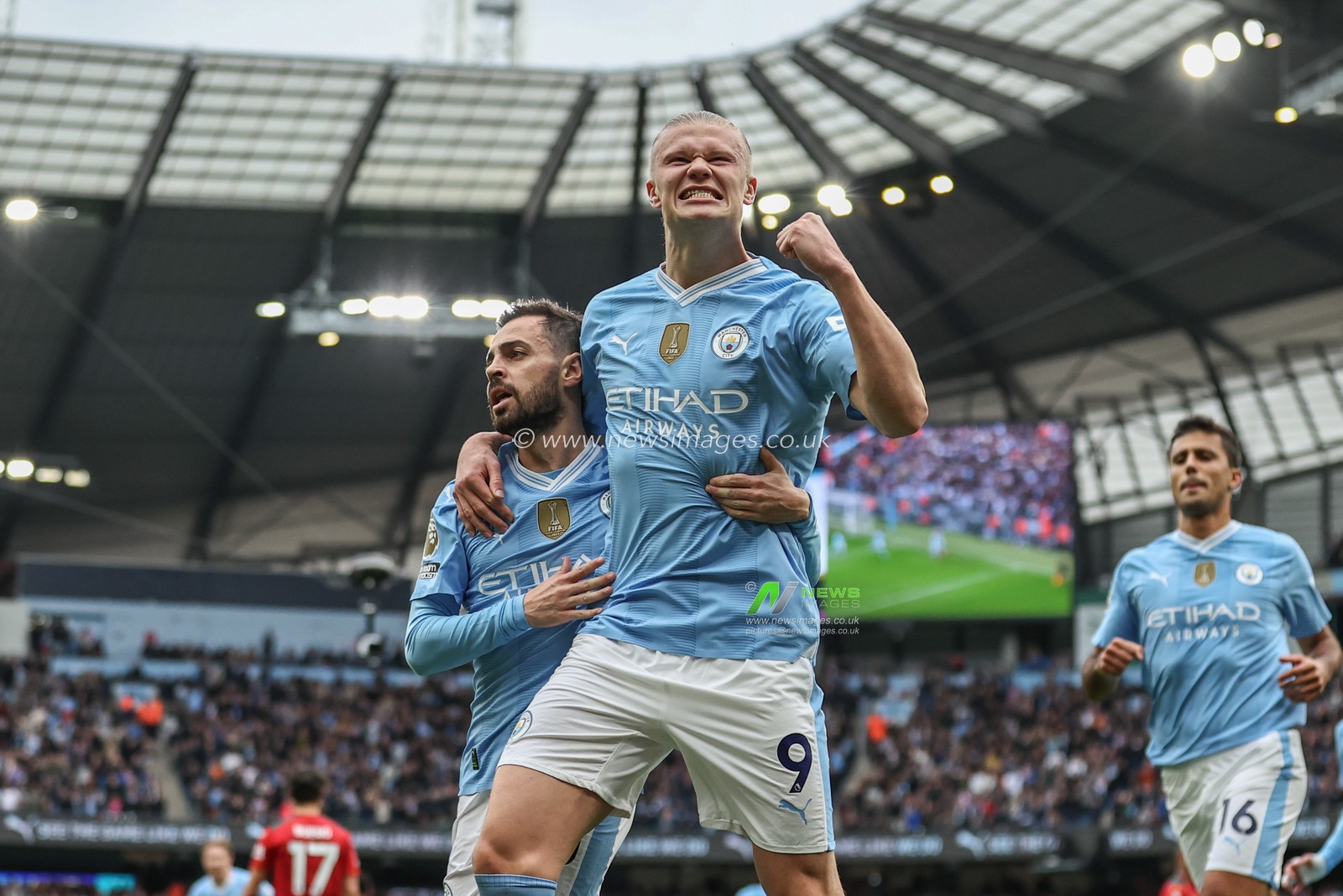 Erling Haaland  of Manchester City celebrates his goal to make it 1-0 during the Premier League match Manchester City vs Wolverhampton Wanderers at Etihad Stadium, Manchester, United Kingdom, 4th May 2024

(Photo by Mark Cosgrove/News Images)
