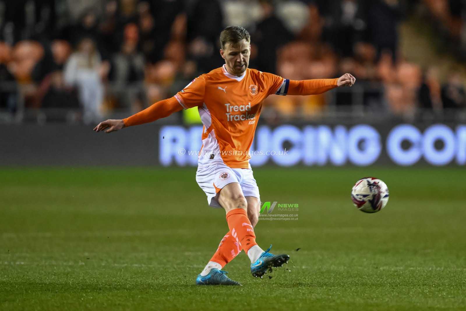 Lee Evans of Blackpool passes the ball during the Sky Bet League 1 match Blackpool vs Cambridge United at Bloomfield Road, Blackpool, United Kingdom, 11th March 2025

(Photo by Craig Thomas/News Images)