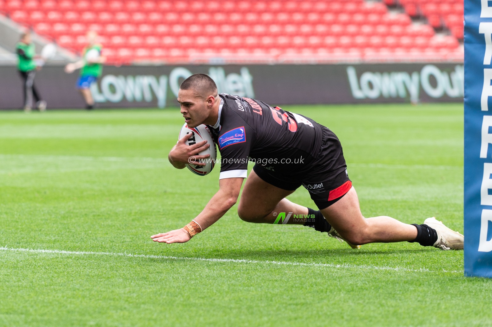 21st July 2019 ,  AJ Bell Stadium, Salford, England;  Betfred Super League, Round 23, Salford Red Devils vs Catalans Dragons ; Tuimoala Lolohea (30) of Salford Red Devils scores his 1st try for the Salford Red Devils

Credit: Richard Long/News Images