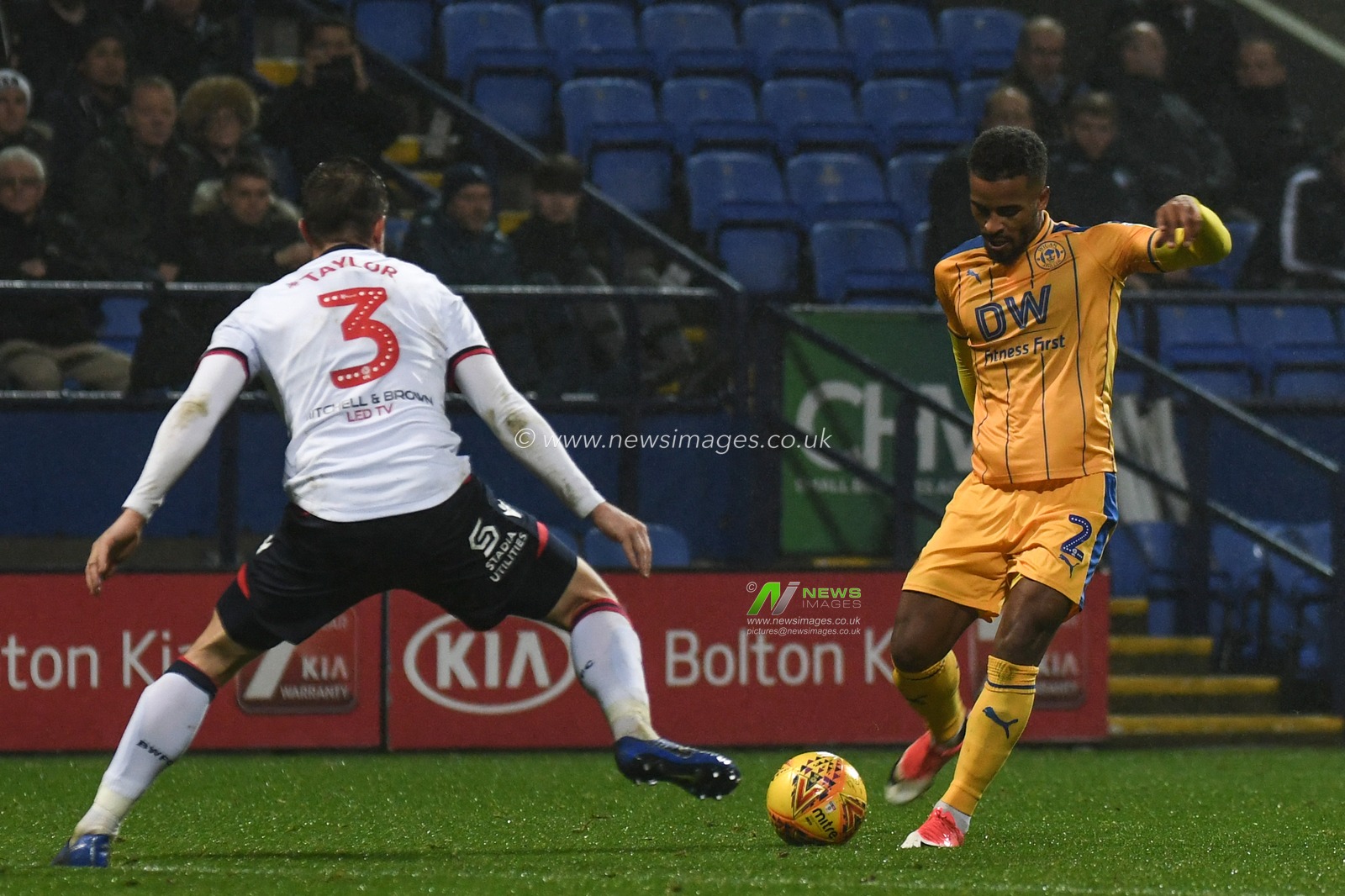 1st December 2018, University of Bolton Stadium, Bolton, England; Sky Bet Championship, Bolton v Wigan ; Nathan Byrne of Wigan Athletic puts the long pass past Andrew Taylor of Bolton Wanderers 


Credit: Richard Long/News Images

English Football League images are subject to DataCo Licence