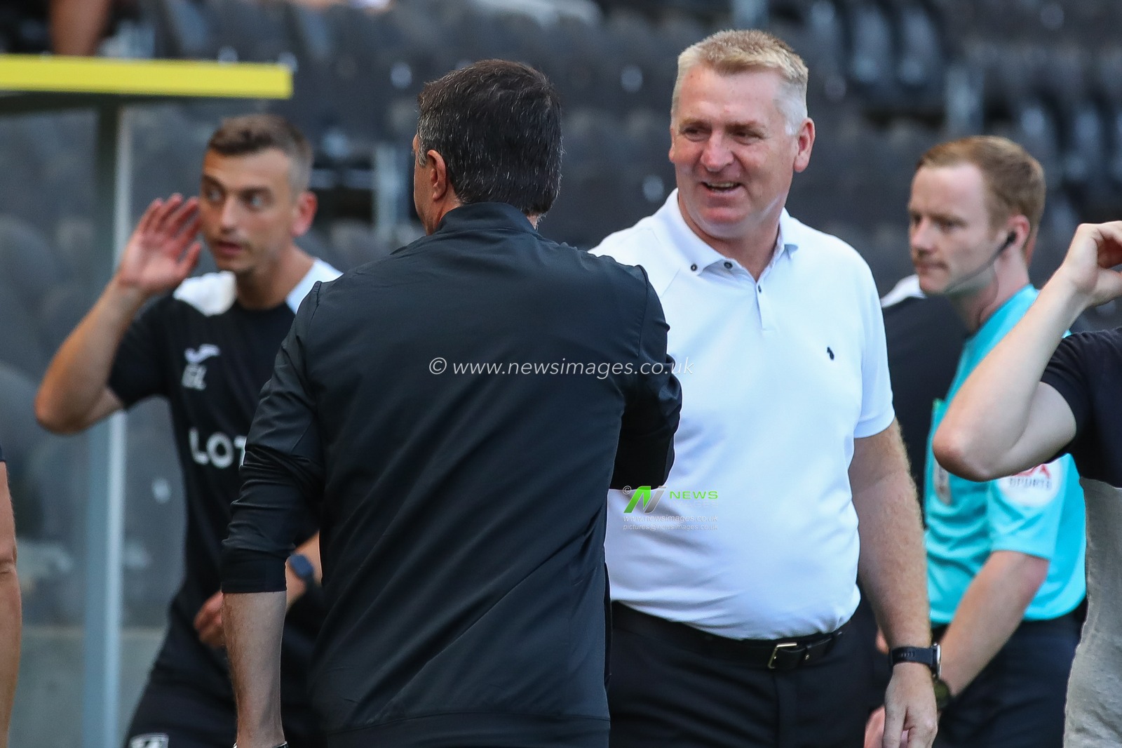 Shota Arveladze manager of Hull City and Dean Smith manager of Norwich City shake hands