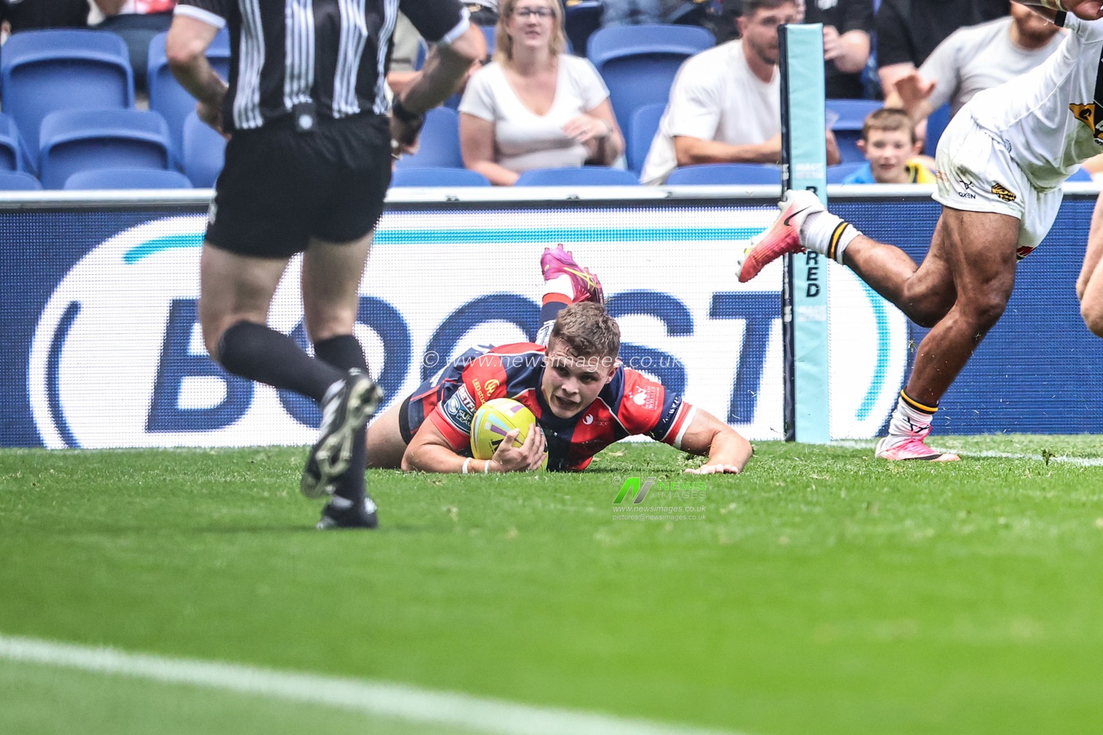 Cameron Scott of Wakefield Trinity goes over for a try during the Betfred Super League Magic Weekend match Wakefield Trinity vs Castleford Tigers at Hill Dickinson Stadium, Liverpool, United Kingdom on 05 July 2026

(Photo by Alfie Cosgrove/News Images)