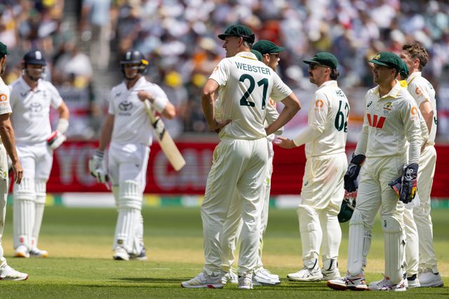 Australian team players sre seen waiting for a DRS verdict during the NRMA Insurance Ashes First Test Day 2 Australia vs England at Optus Stadium, Perth, Australia, 22nd November 2025

(Photo by Santanu Banik/News Images)

*** GER AUT SUI OUT ***