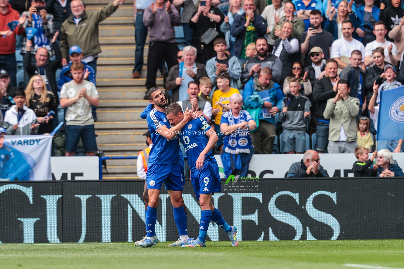 Jamie Vardy of Leicester City celebrates his goal to make it 1-0 during the Premier League match Leicester City vs Southampton at King Power Stadium, Leicester, United Kingdom, 3rd May 2025

(Photo by Richard Bierton/News Images)