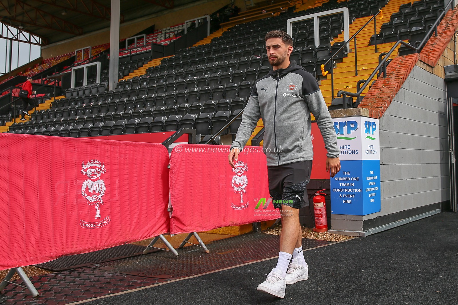 Owen Dale #7 of Blackpool arrives ahead of the Sky Bet League 1 match Lincoln City vs Blackpool at Gelder Group Sincil Bank Stadium, Lincoln, United Kingdom, 26th August 2023

(Photo by Gareth Evans/News Images)