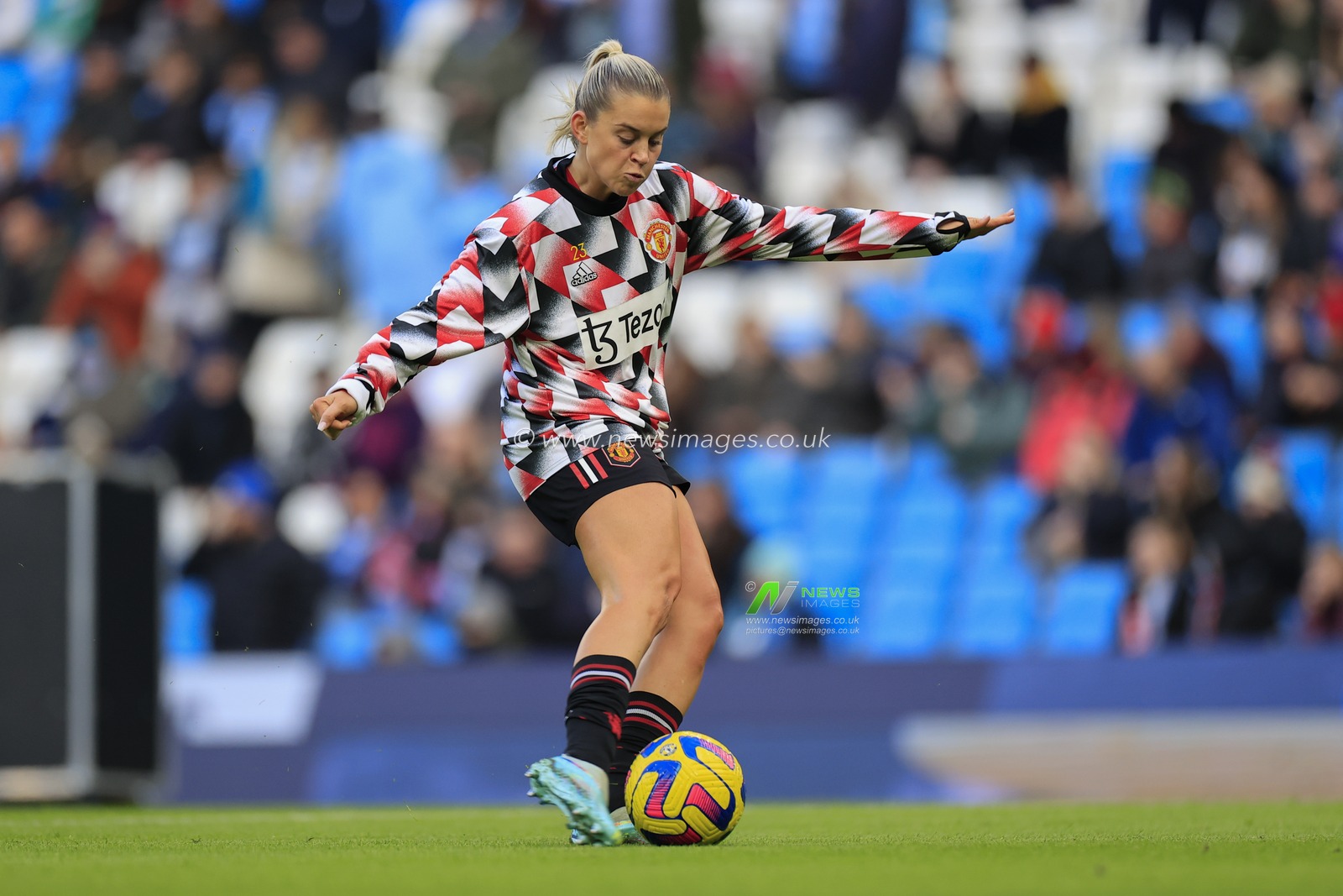 Alessia Russo #23 of Manchester United during the warm up ahead of the The FA Women's Super League match Manchester City Women vs Manchester United Women at Etihad Campus, Manchester, United Kingdom, 11th December 2022

(Photo by Conor Molloy/News Images)