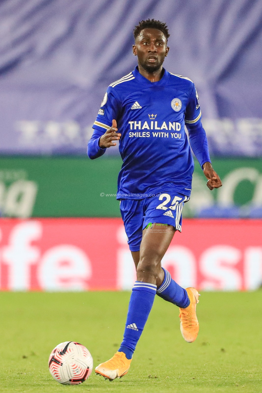 Wilfred Ndidi (25) of Leicester City during the game