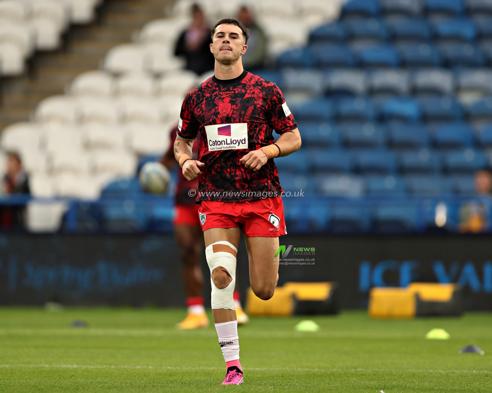 David Armstrong of Leigh Leopards before the Betfred Super League Round 13 match Huddersfield Giants vs Leigh Leopards at John Smith's Stadium, Huddersfield, United Kingdom, 29th May 2025

(Photo by Sam Eaden/News Images)