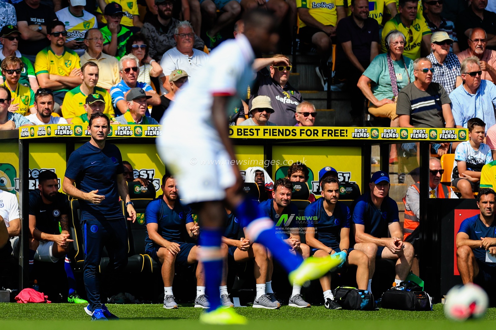 24th August 2019, Carrow Road, Norwich, England ; Premier League Football, Norwich City vs Chelsea  : Frank Lampard manager of Chelsea watches from the technical area


Credit: Georgie Kerr/News Images


Premier League/EFL Football images are subject to DataCo Licence