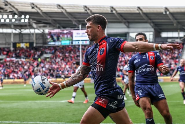 Oliver Gildart of Hull KR celebrates his try during the Betfred Super League Round 8 match Hull FC vs Hull KR at MKM Stadium, Hull, United Kingdom, 18th April 2025

(Photo by Alfie Cosgrove/News Images)
