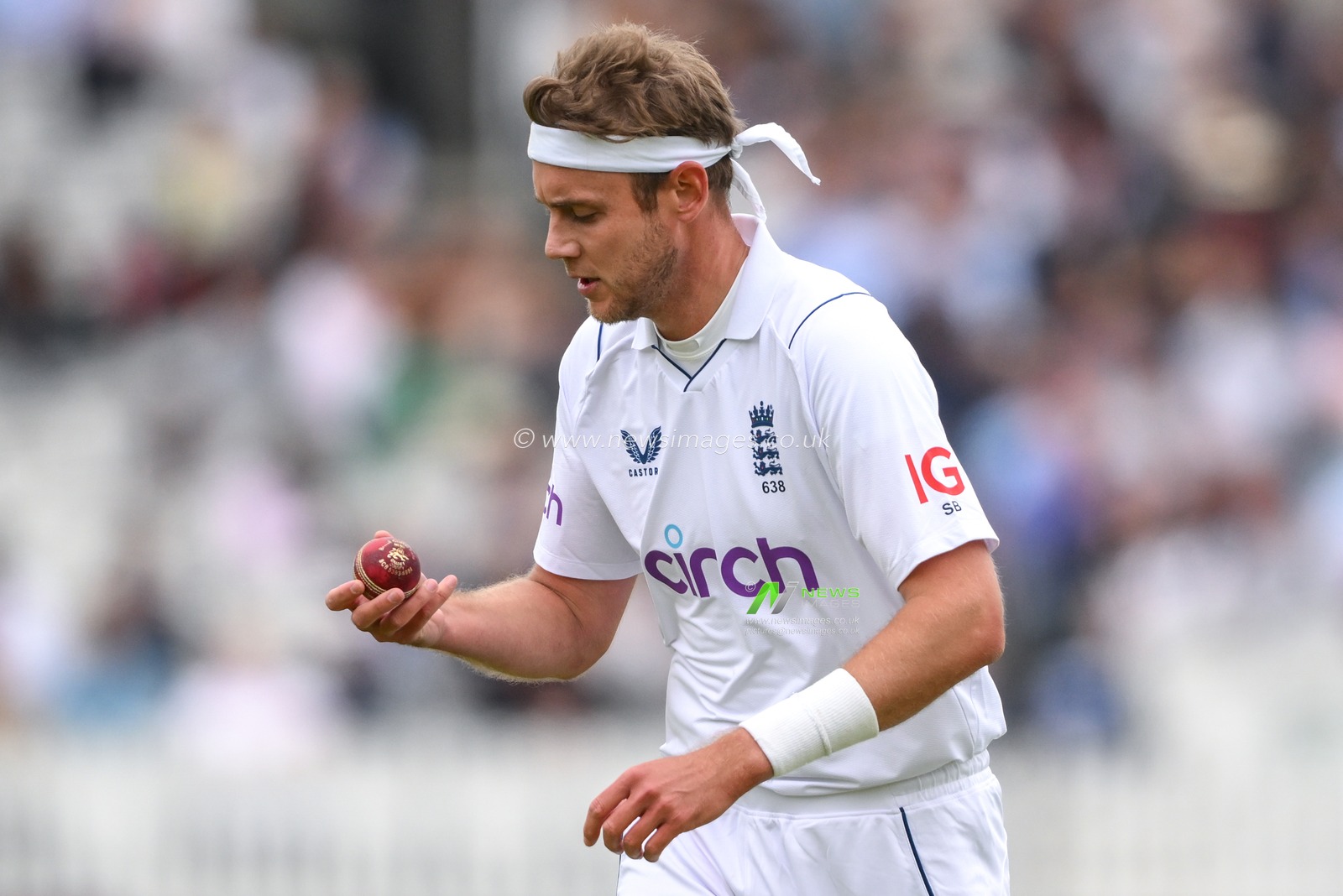 Stuart Broad of England examines the ball before he bowls during the LV= Insurance day one Test match England vs Ireland at Lords, London, United Kingdom, 1st June 2023

(Photo by Craig Thomas/News Images)