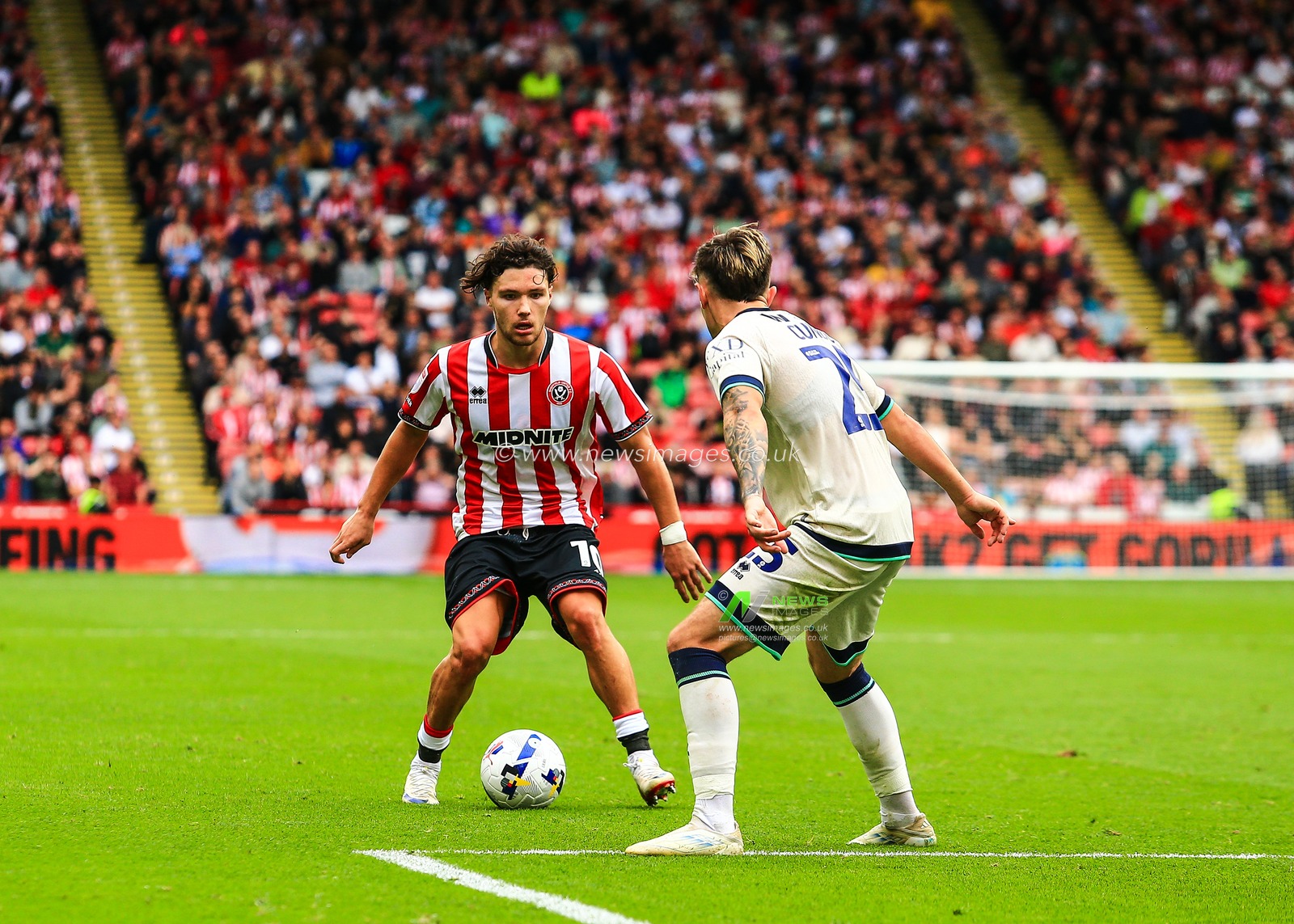 Callum O'Hare of Sheffield United in action during the Sky Bet Championship match Sheffield United vs Millwall at Bramall Lane, Sheffield, United Kingdom, 23rd August 2025

(Photo by Richard Bierton/News Images)