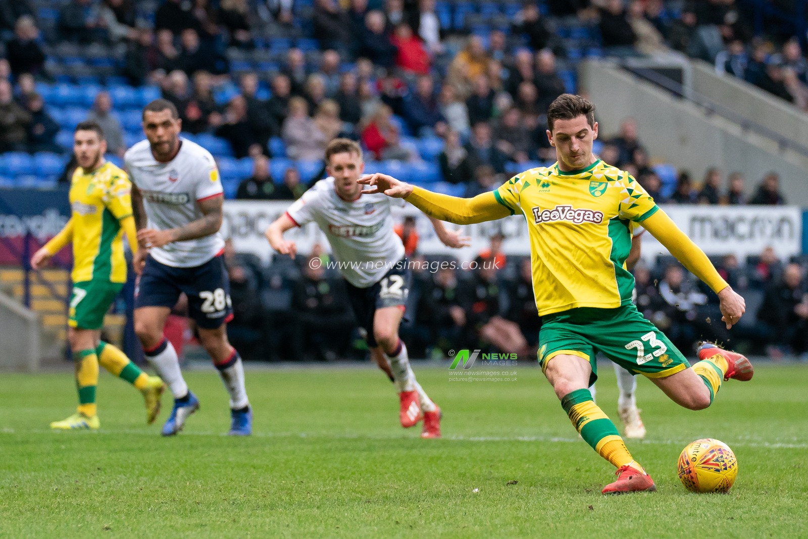 Norwich City Kenny McLean fails to score from a penalty kick


16th February 2019, University of Bolton Stadium, Bolton, England; Sky Bet Championship, Bolton Wonderers vs Norwich City ; 


Credit: Terry Donnelly /News Images

English Football League images are subject to DataCo Licence