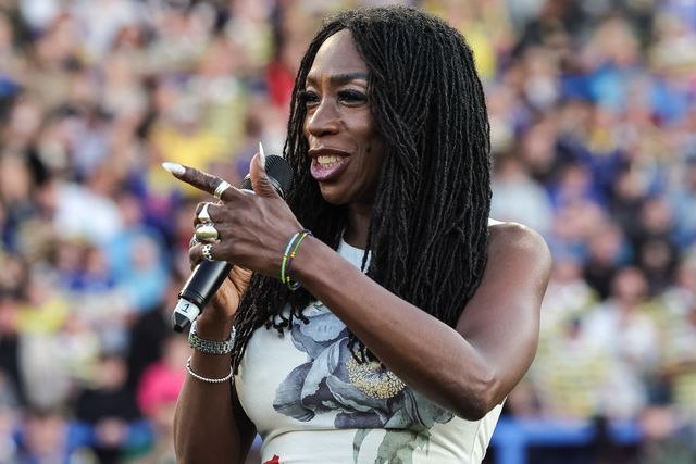 Heather Small sings sings during the Betfred Super League round 9 match Warrington Wolves vs Wigan Warriors at The Halliwell Jones Stadium, Warrington, United Kingdom on 24 April 2026

(Photo by Mark Cosgrove/News Images)
