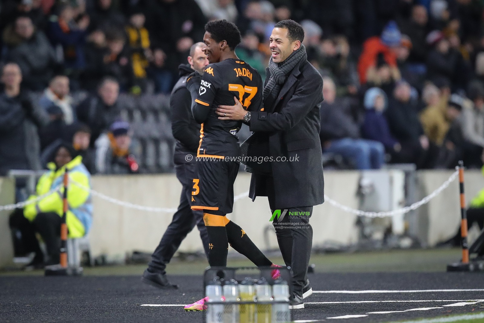 Liam Rosenior manager of Hull City happy with Jaden Philogene-Bidace #23 of Hull City as he comes on in the second half of the Sky Bet Championship match Hull City vs Rotherham United at MKM Stadium, Hull, United Kingdom, 28th November 2023

(Photo by James Heaton/News Images)