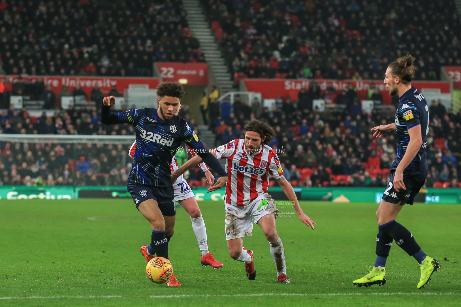 19th January 2019, Bet 365 Stadium, Stoke-on-Trent, England; Sky Bet Championship, Stoke City vs Leeds United ; Tyler Roberts (11) of Leeds Utd breaks through 


Credit: Mark Cosgrove/News Images

English Football League images are subject to DataCo Licence