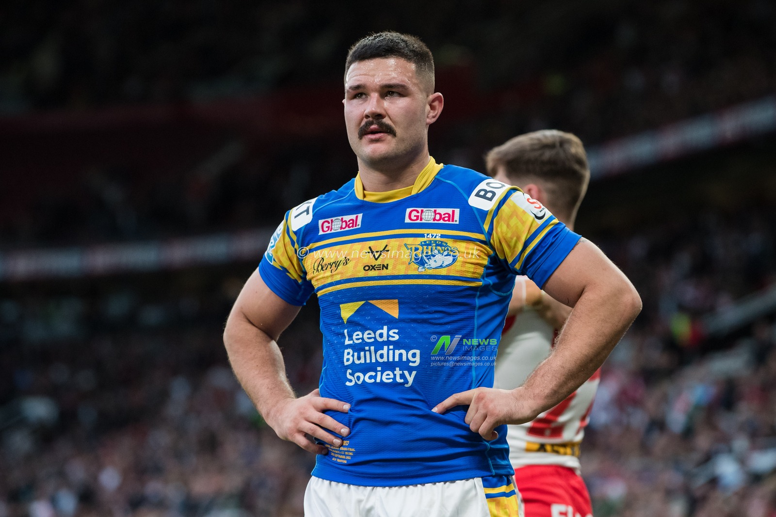 A dejected James Bentley #11 of Leeds Rhinos during the 25th Betfred Super League Grand Final match St Helens vs Leeds Rhinos at Old Trafford, Manchester, United Kingdom, 23rd September 2022

(Photo by James Heaton/News Images)