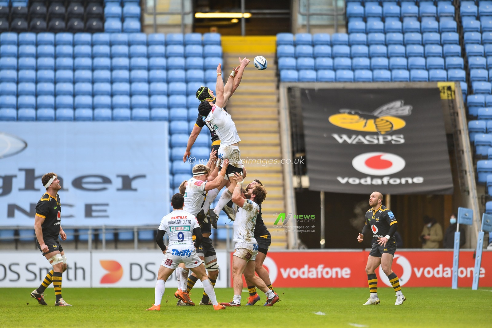 James Gaskell of Wasps claims the lineout