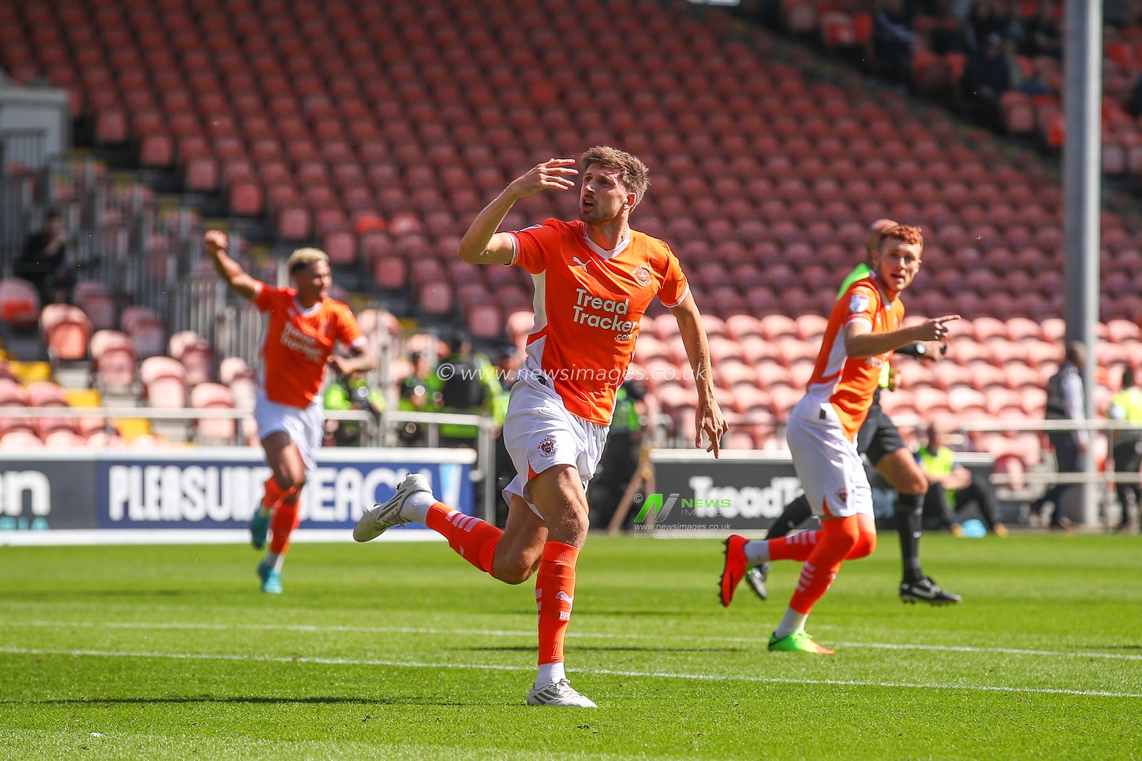 Jake Beesley of Blackpool celebrates his goal to make it 2-2 during the Sky Bet League 1 match Blackpool vs Wycombe Wanderers at Bloomfield Road, Blackpool, United Kingdom, 31st August 2024

(Photo by Gareth Evans/News Images)