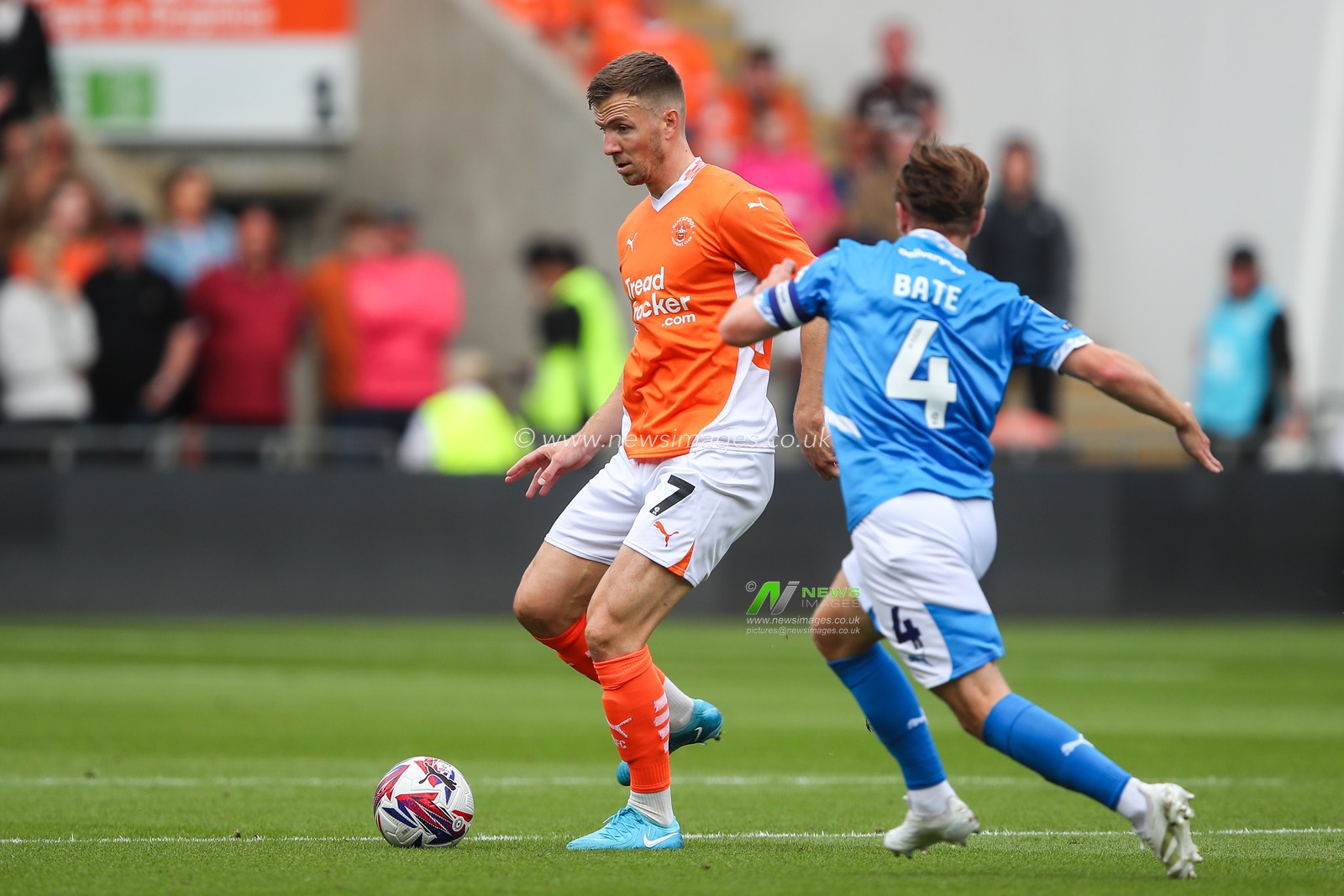Lee Evans of Blackpool in action during the Sky Bet League 1 match Blackpool vs Stockport County at Bloomfield Road, Blackpool, United Kingdom, 17th August 2024

(Photo by Gareth Evans/News Images)