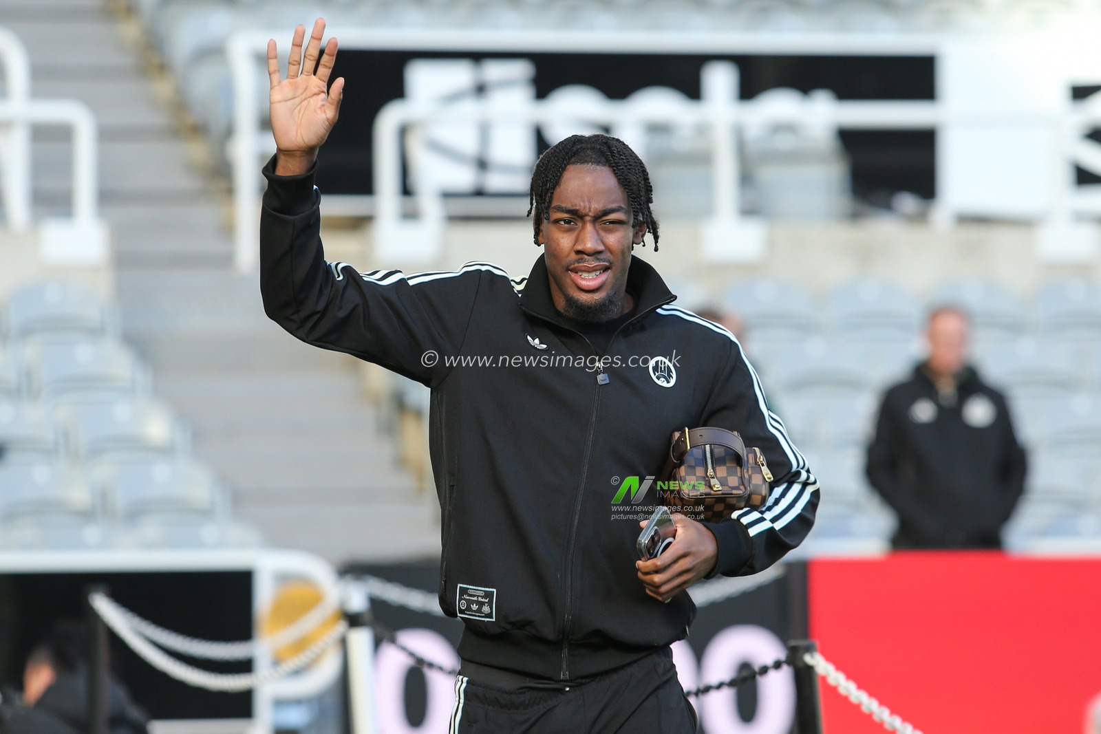 Anthony Elanga of Newcastle United arrives ahead of the Premier League match Newcastle United vs Fulham at St. James's Park, Newcastle, United Kingdom, 25th October 2025

(Photo by Richard Bierton/News Images)