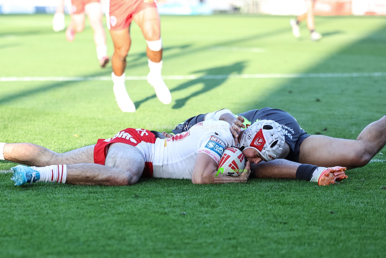 George Whitby of St. Helens goes over for a try during the Betfred Super League Round 11 match St Helens vs Catalans Dragons at Totally Wicked Stadium, St Helens, United Kingdom, 15th May 2025

(Photo by Mark Cosgrove/News Images)