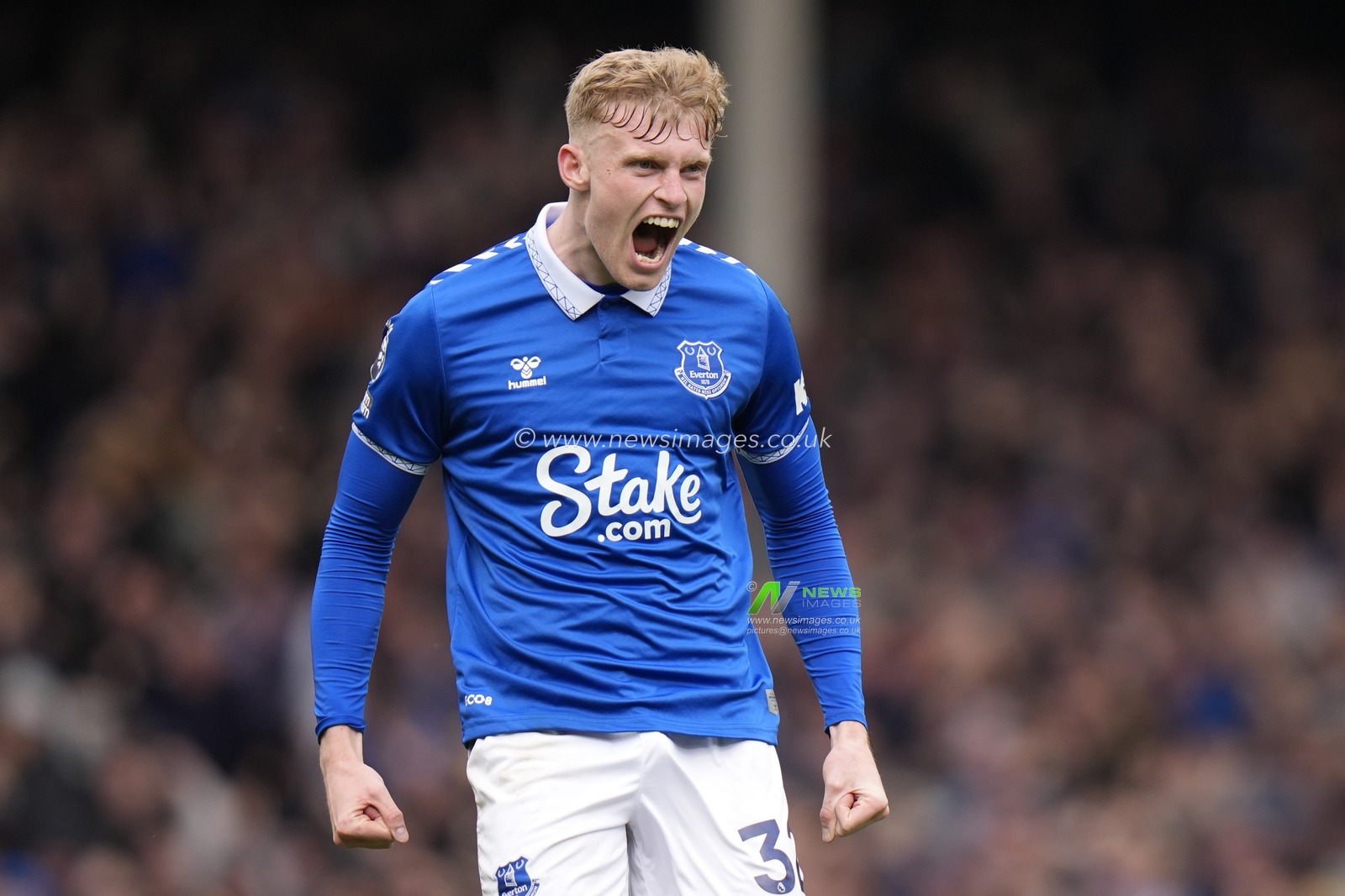 Jarrad Branthwaite of Everton celebrates his sides second goal during the Premier League match Everton vs Nottingham Forest at Goodison Park, Liverpool, United Kingdom, 21st April 2024

(Photo by Steve Flynn/News Images)