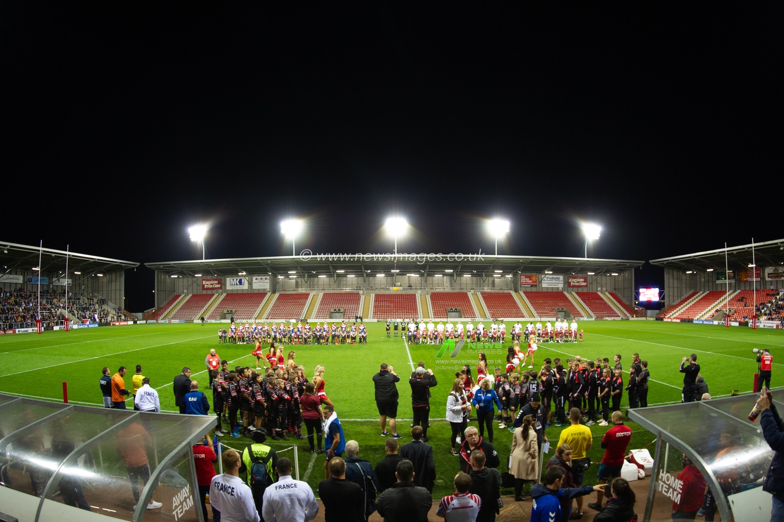 17th October 2018 , Leigh Sports Village,  Leigh, England;  Rugby League International, England v France ; The teams line up before kick off


Credit:   Richard Long/News Images