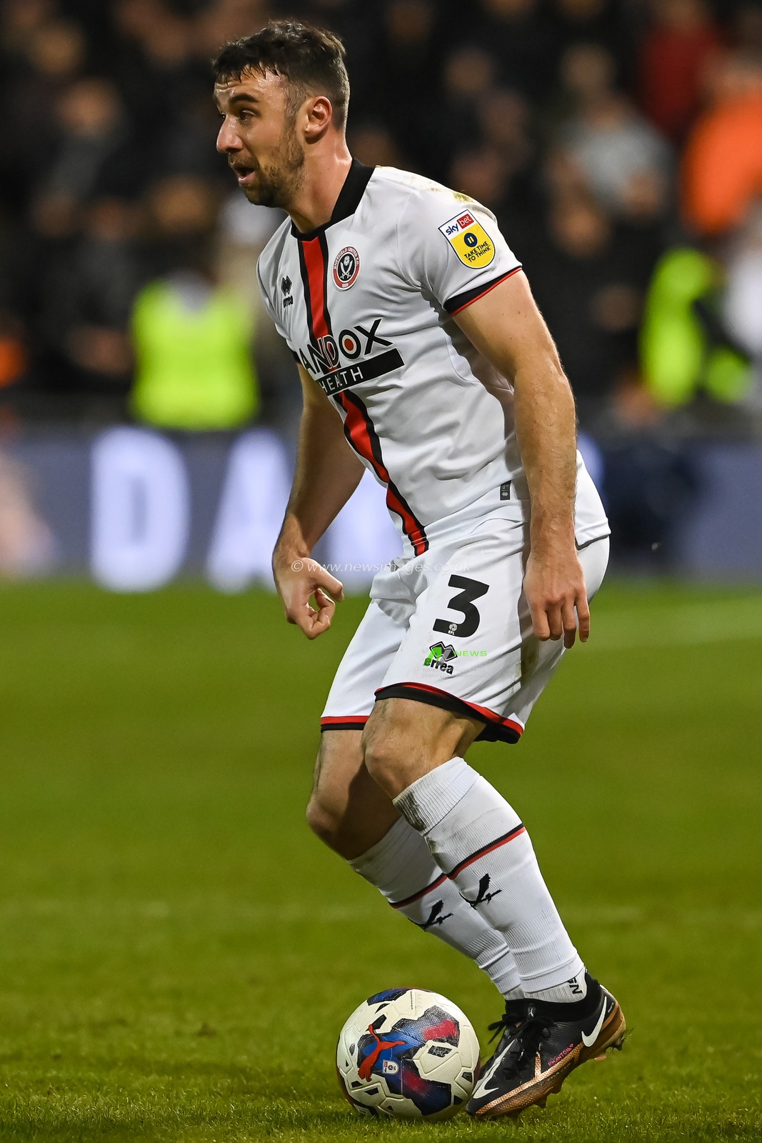Enda Stevens #3 of Sheffield United in action during the Sky Bet Championship match Blackpool vs Sheffield United at Bloomfield Road, Blackpool, United Kingdom, 29th December 2022

(Photo by Craig Thomas/News Images)