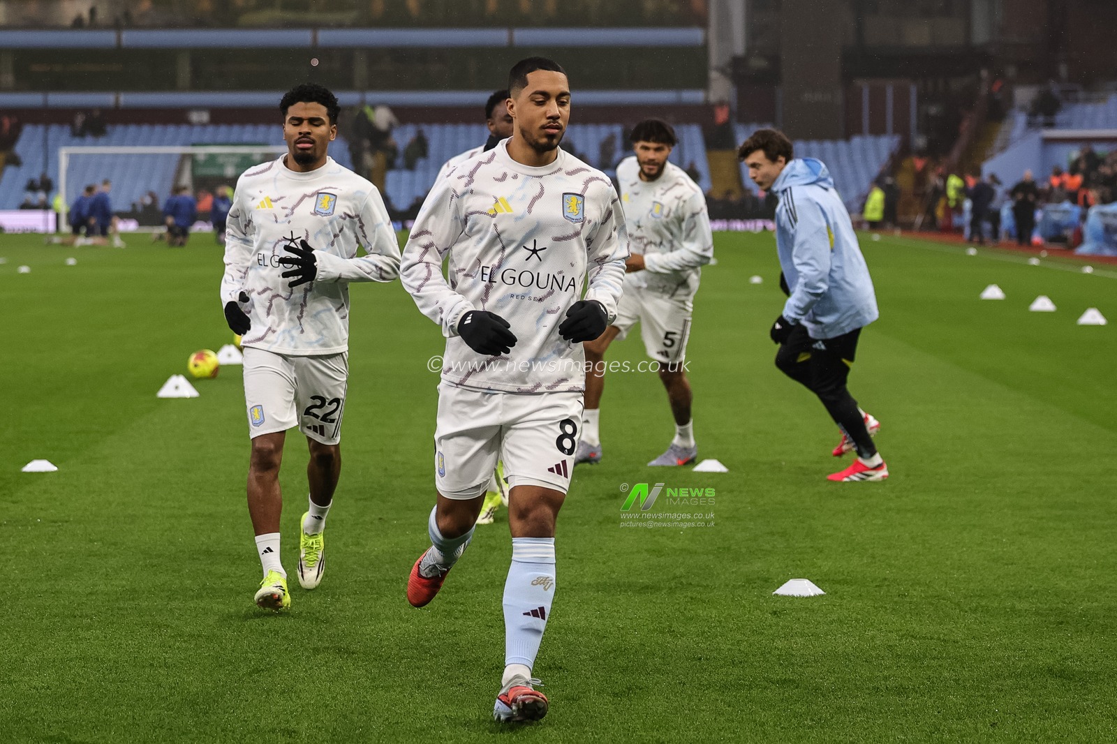 Youri Tielemans of Aston Villa in the pregame warmup session during the Premier League match Aston Villa vs Everton at Villa Park, Birmingham, United Kingdom, 18th January 2026

(Photo by Mark Cosgrove/News Images)