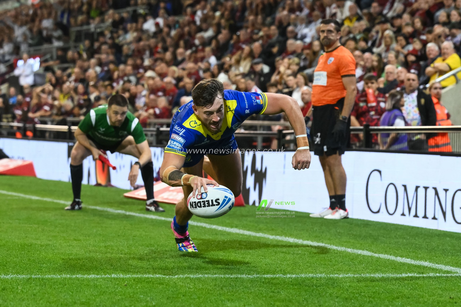 Matty Ashton of Warrington Wolves goes over for a try during the Betfred Super League Round 24 match Leigh Leopards vs Warrington Wolves at Leigh Sports Village, Leigh, United Kingdom, 30th August 2024

(Photo by Craig Thomas/News Images)