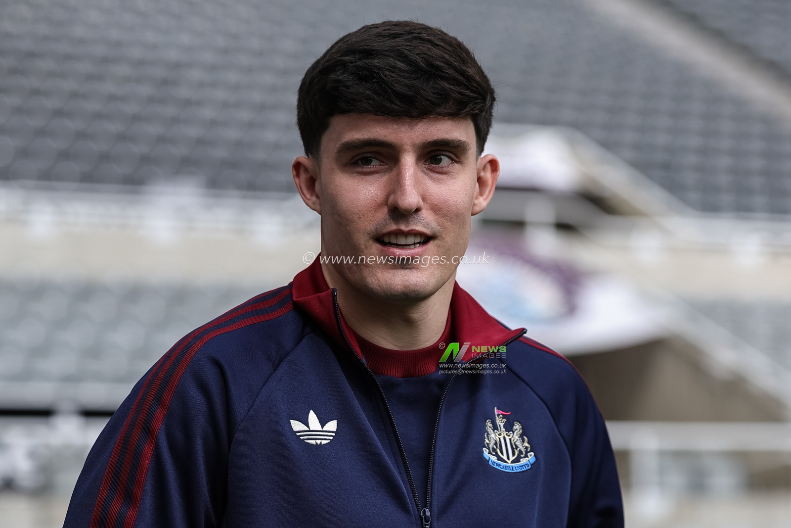 Tino Livramento of Newcastle Untied arrives during the Premier League match Newcastle Untied vs Bournemouth at St. James's Park, Newcastle, United Kingdom on 18 April 2026

(Photo by Mark Cosgrove/News Images)