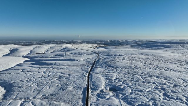 Heavy snow on Saddleworth Moor and a clear A635 after days of sub-zero temperatures, Saddleworth, United Kingdom, 11th January 2025

(Photo by Mark Cosgrove/News Images)