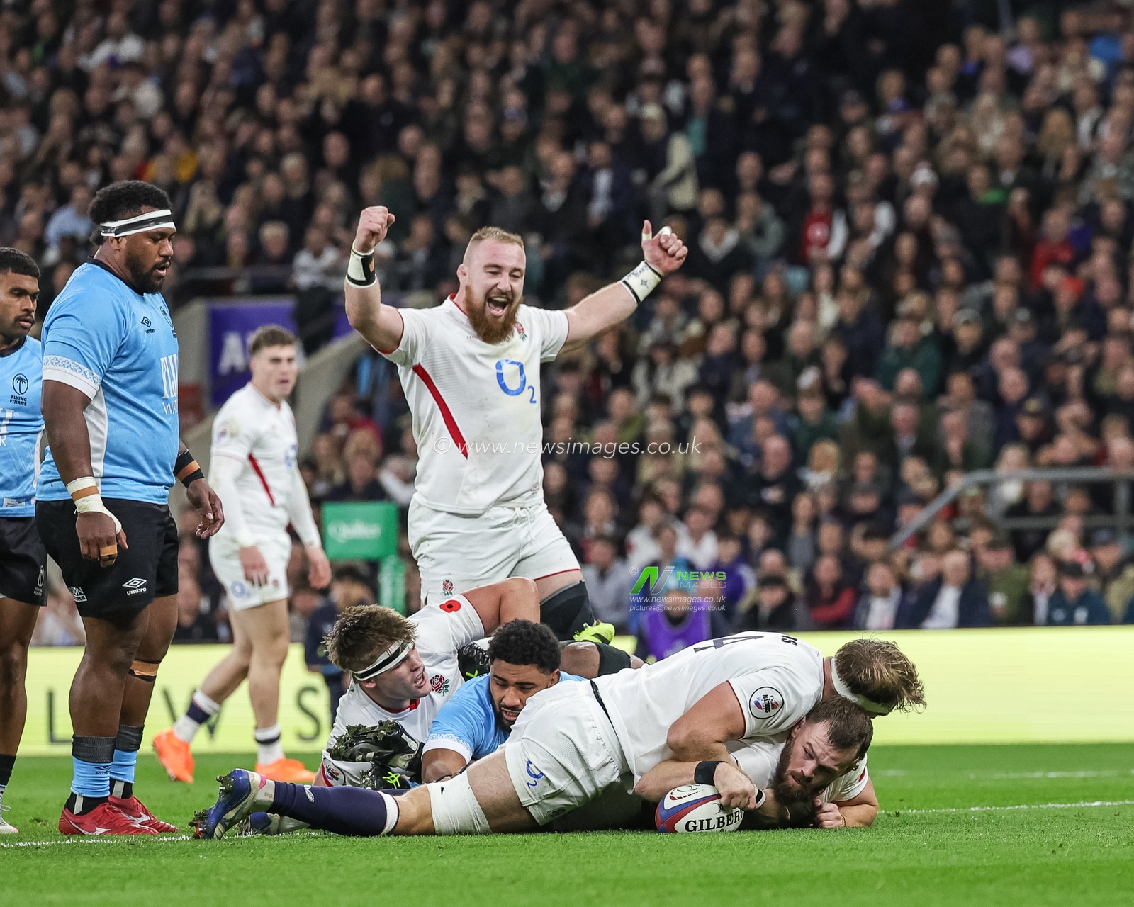 Luke Cowan-Dickie of England goes over for a try during the Quilter Nations Series 2025 match England vs Fiji at Allianz Stadium, Twickenham, United Kingdom, 8th November 2025

(Photo by Mark Cosgrove/News Images)

*** GER AUT SUI OUT ***