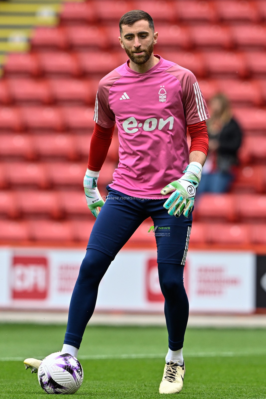 Matt Turner of Nottingham Forest in the pregame warmup session during the Premier League match Sheffield United vs Nottingham Forest at Bramall Lane, Sheffield, United Kingdom, 4th May 2024

(Photo by Cody Froggatt/News Images)
