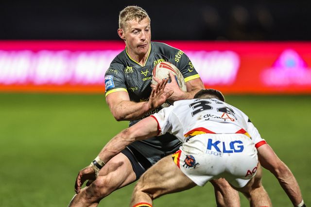 Lachlan Miller of Leeds Rhinos is tackled by Phoenix Steinwede of Bradford Bulls during the Betfred Super League round 7 match Bradford Bulls vs Leeds Rhinos at Odsal Stadium, Bradford, United Kingdom on 03 April 2026

(Photo by Alfie Cosgrove/News Images)