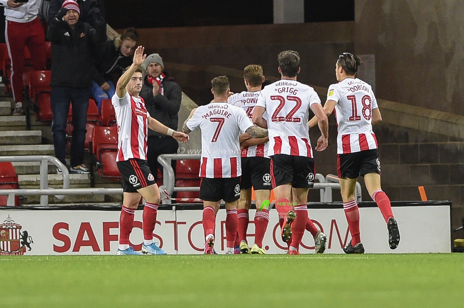 22nd October 2019, Stadium Of Light, Sunderland, England; Sky Bet League 1, Sunderland v Tranmere Rovers : Duncan Watmore of Sunderland celebrates with his team mates after scoring.

Credit: Iam Burn/News Images