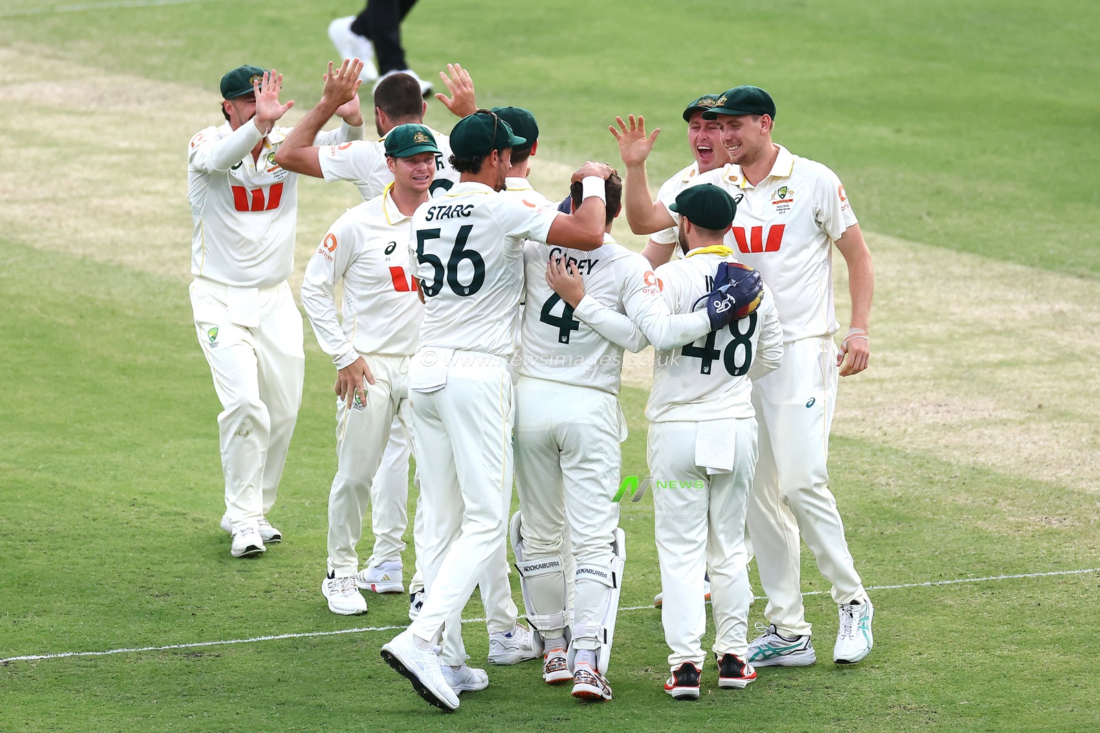 Australia celebrate the dismissal of Ben Stokes of England  during the day 4 of the Second Test in the NRMA Insurance Ashes Series Australia vs England at The Gabba, Brisbane Cricket Ground, Brisbane, Australia, 7th December 2025

(Photo by Pat Hoelscher/News Images)

*** GER AUT SUI OUT ***
