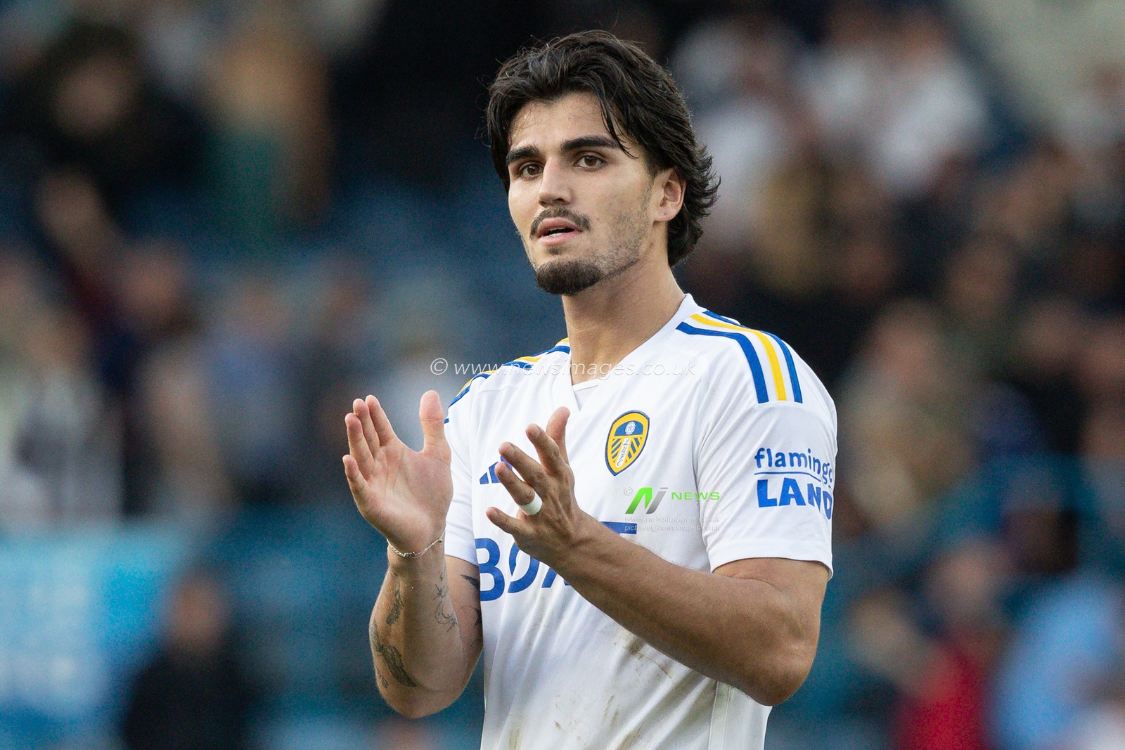 Pascal Struijk #21 of Leeds United claps his hands and applauds the supporters at full-time after the Sky Bet Championship match Leeds United vs Bristol City at Elland Road, Leeds, United Kingdom, 7th October 2023

(Photo by James Heaton/News Images)