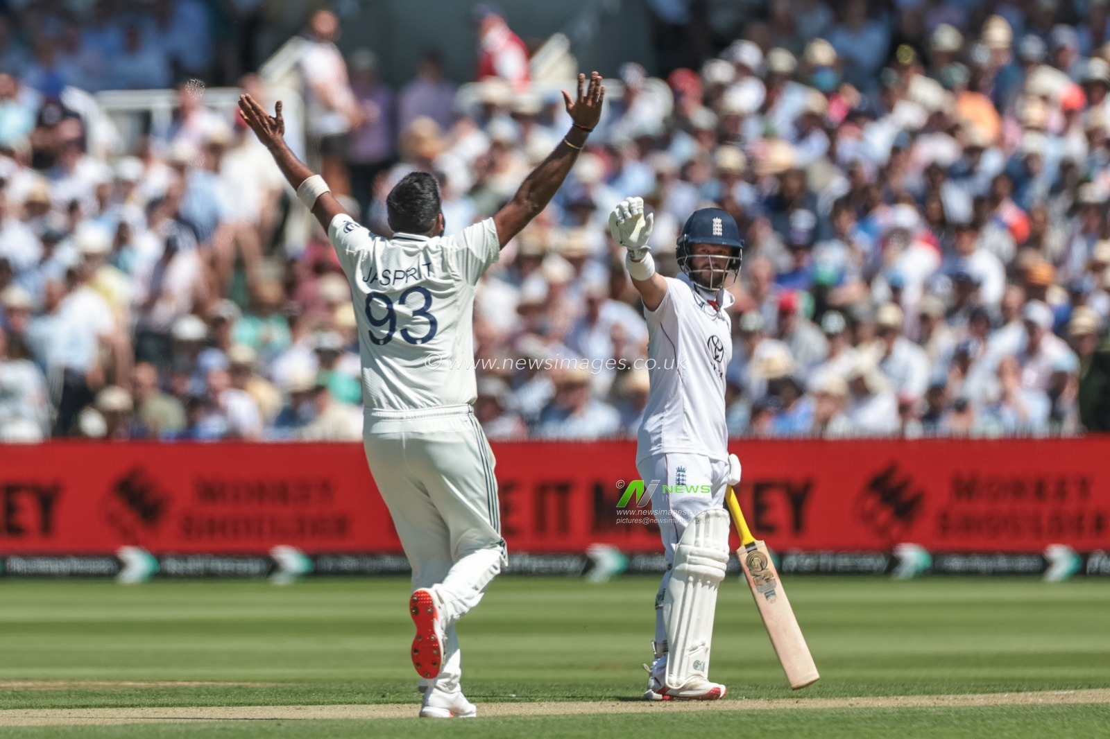 Jasprit Bumrah of India appeals for the wicket of Zak Crawley of England but it’s soon waved off during the 3rd Rothesay Test Match Day 1 England v India at Lords, London, United Kingdom, 10th July 2025

(Photo by Mark Cosgrove/News Images)