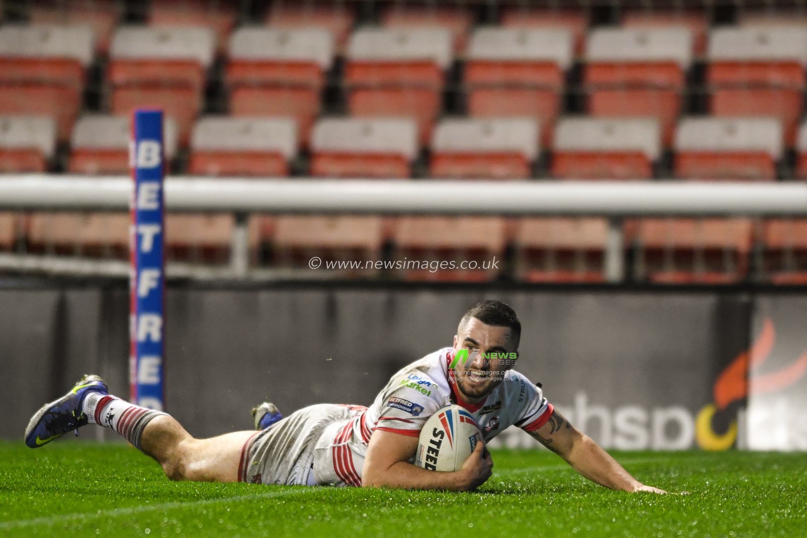 Caleb Aekins #1 of Leigh Centurions goes over for a try to make it 26-4