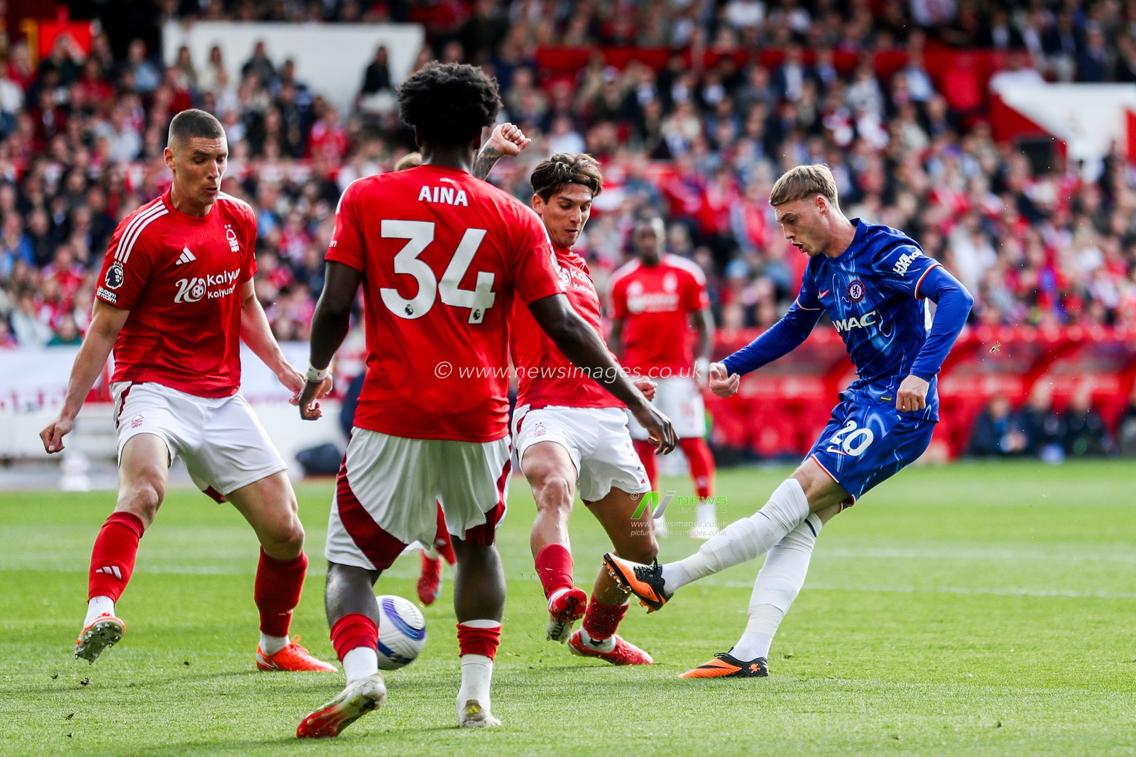 Cole Palmer of Chelsea shoots during the Premier League match Nottingham Forest vs Chelsea at City Ground, Nottingham, United Kingdom, 25th May 2025

(Photo by Izzy Poles/News Images)