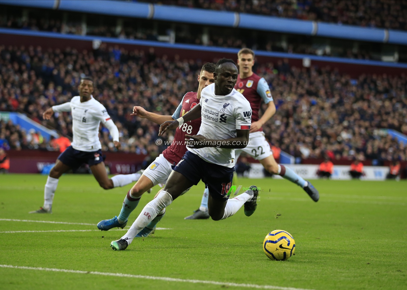 2nd November 2019, Villa Park, Birmingham, England; Premier League, Aston Villa v Liverpool : Sadio Mane (10) of Liverpool controls the ball
Credit: Conor Molloy/News Images