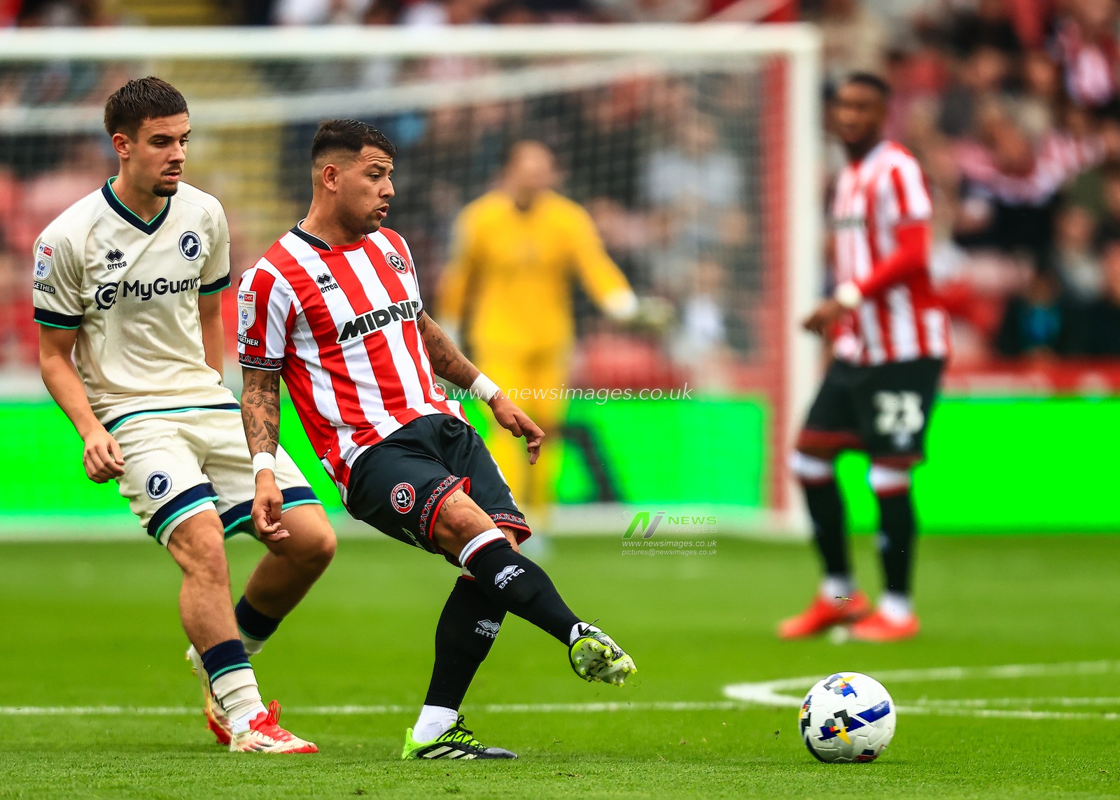 Gustavo Hamer of Sheffield United passes the ball during the Sky Bet Championship match Sheffield United vs Millwall at Bramall Lane, Sheffield, United Kingdom, 23rd August 2025

(Photo by Richard Bierton/News Images)