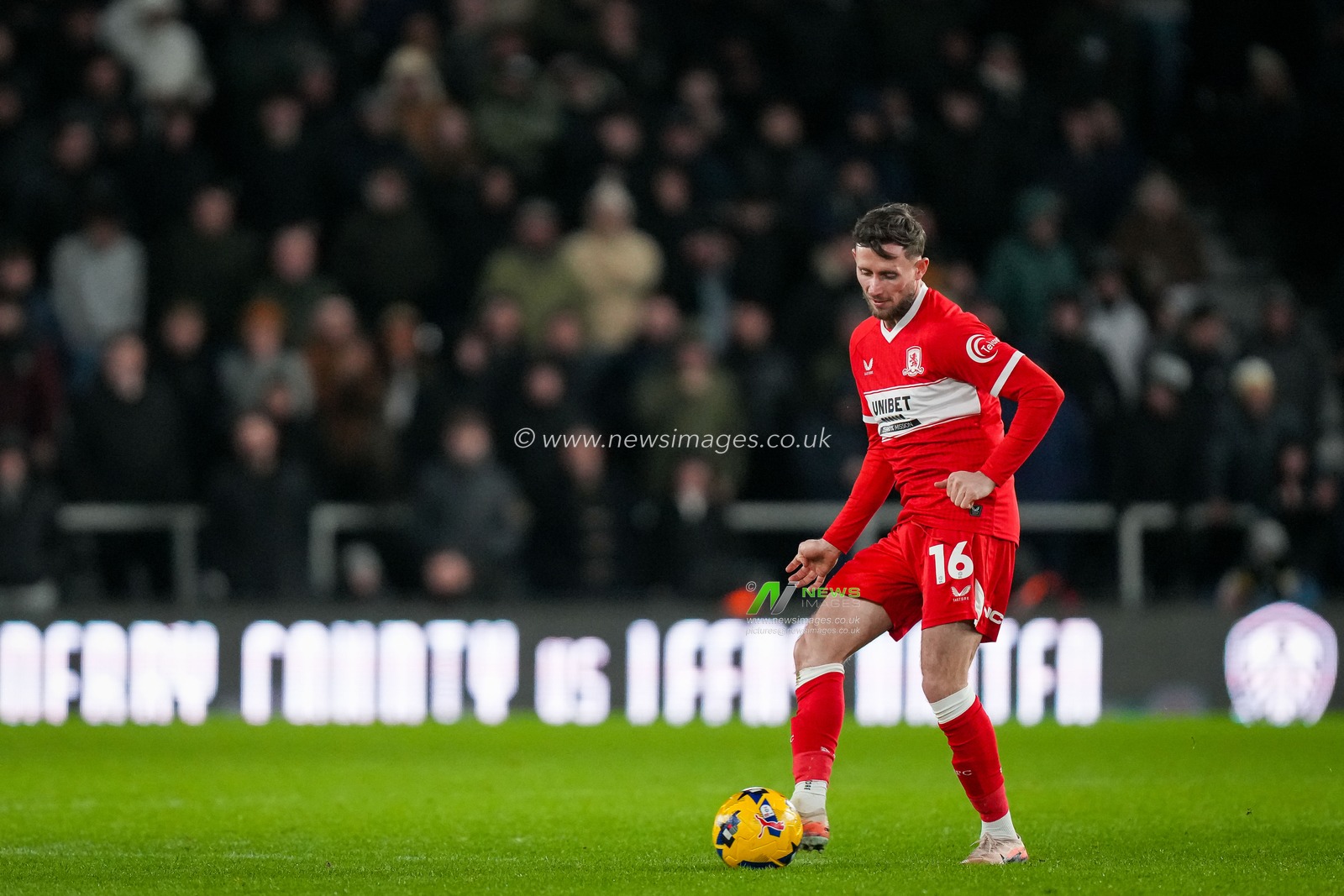 Alan Browne of Middlesbrough passes the ball during the Sky Bet Championship match Derby County vs Middlesbrough at Pride Park Stadium, Derby, United Kingdom, 1st January 2026

(Photo by Maynard Manyowa/News Images)

*** GER AUT SUI OUT ***