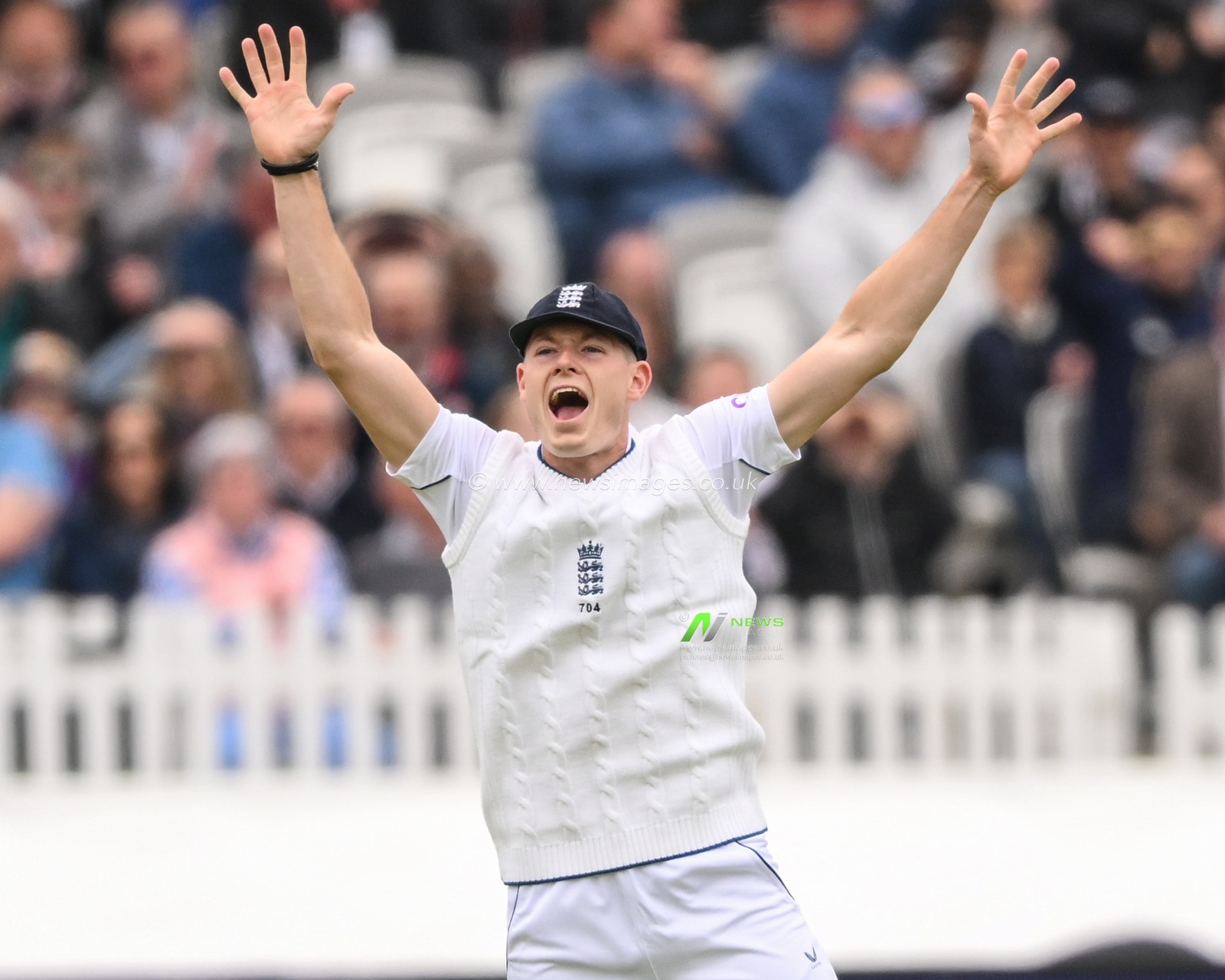 Matthew Potts of England appeals for an LBW during the LV= Insurance day one Test match England vs Ireland at Lords, London, United Kingdom, 1st June 2023

(Photo by Craig Thomas/News Images)