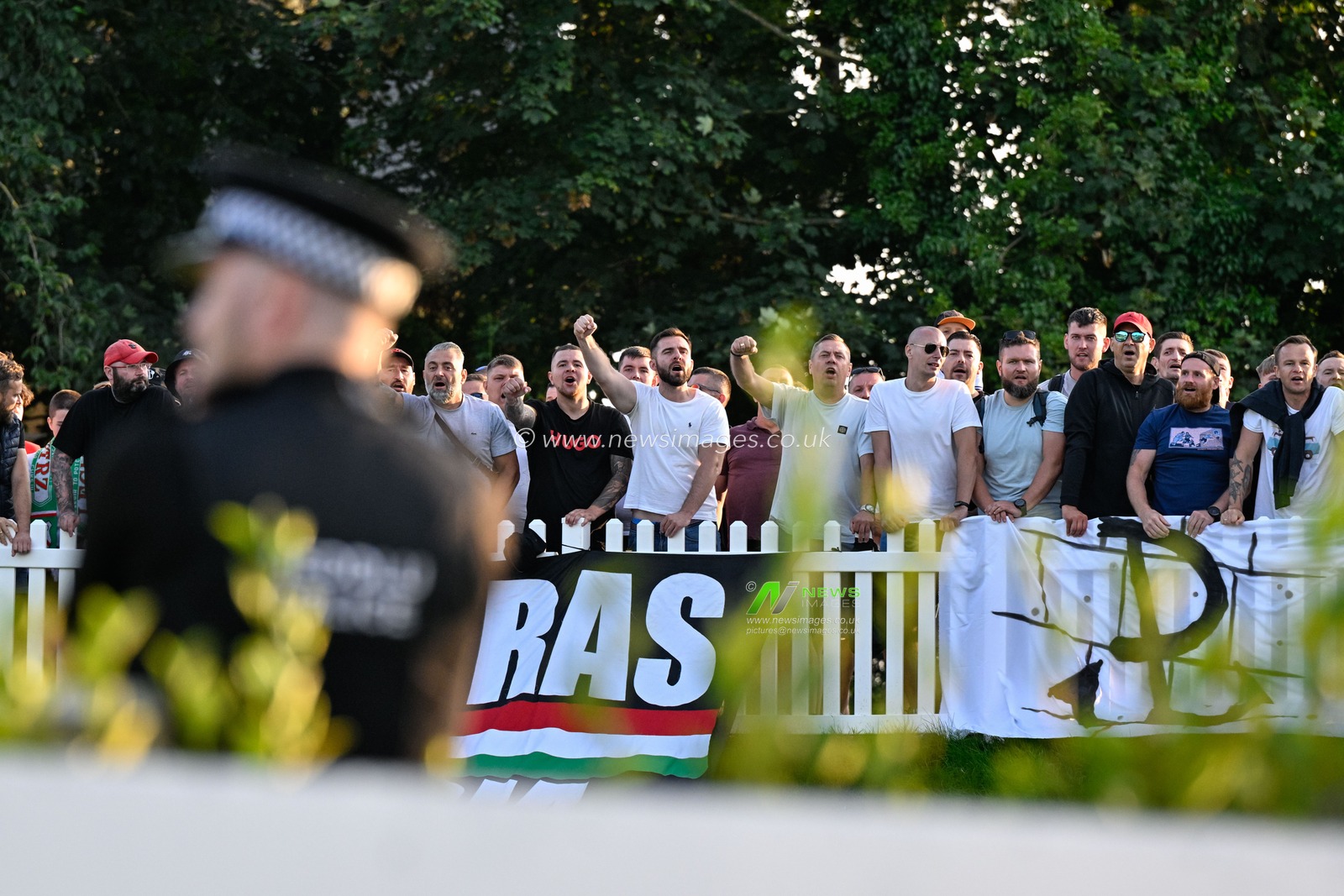 Legia Warsaw fans celebrate the full time result during the UEFA Europa Conference League Second Qualifying Round 2nd leg match Caernarfon Town vs Legia Warsaw at Nantporth, Bangor, United Kingdom, 1st August 2024

(Photo by Cody Froggatt/News Images)