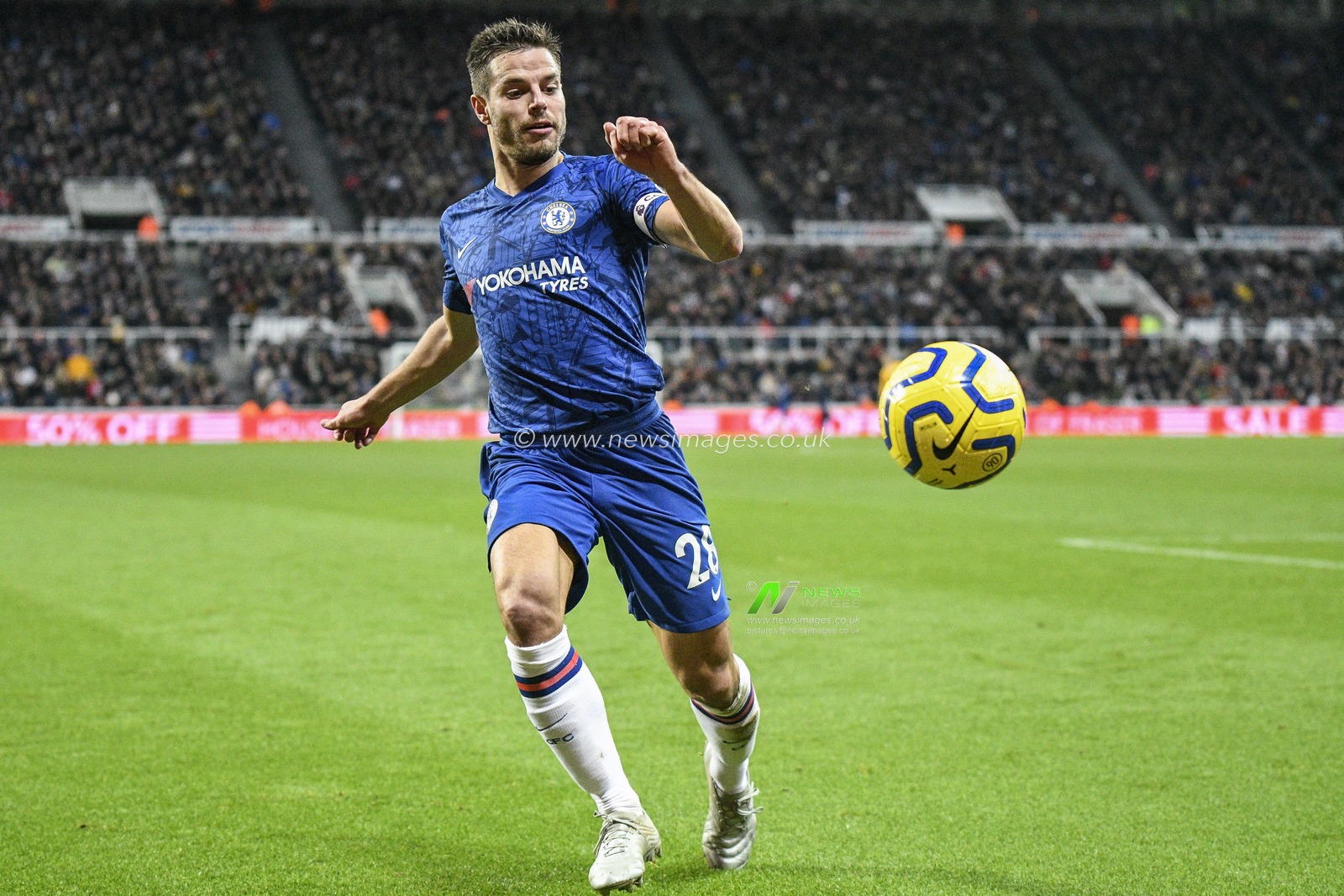 18th January 2020, St. James's Park, Newcastle, England; Premier League, Newcastle United v Chelsea : Cesar Azpilicueta (28) of Chelsea 

Credit: Iam Burn/News Images