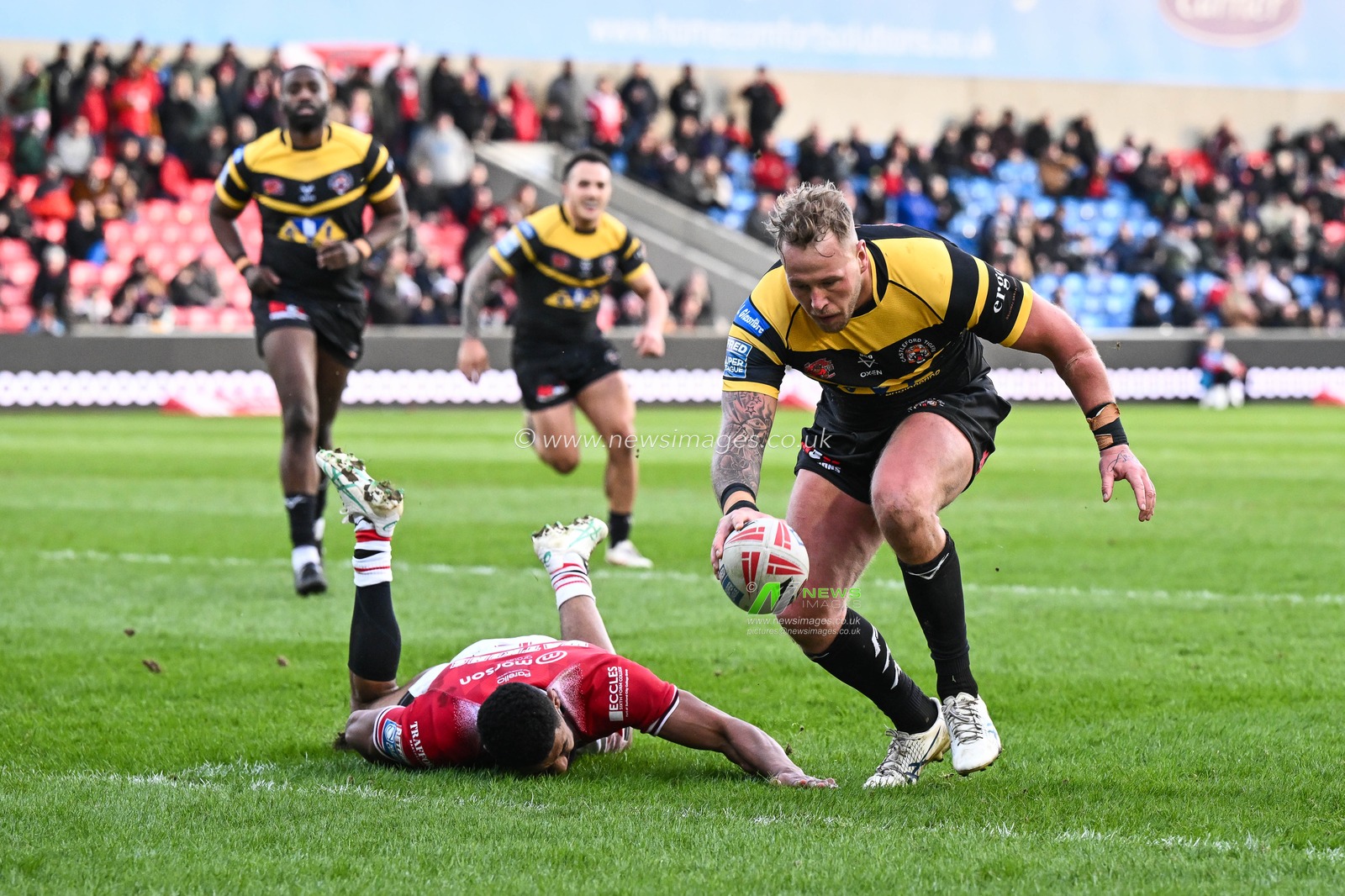 Joe Westerman of Castleford Tigers scores a try during the Betfred Super League match Salford Red Devils vs Castleford Tigers at Salford Community Stadium, Eccles, United Kingdom, 25th February 2024

(Photo by Craig Thomas/News Images)