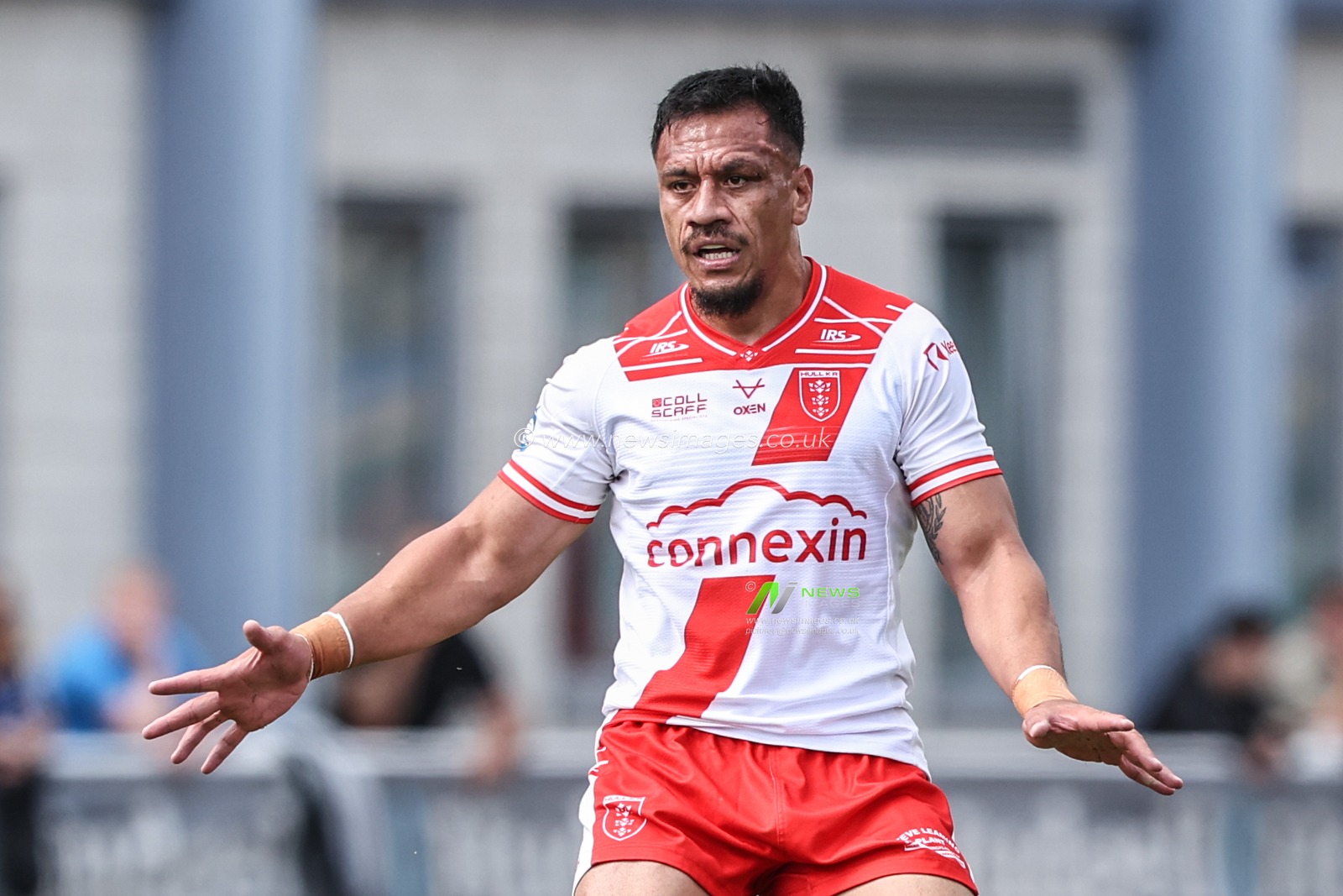 Sauaso Sue of Hull KR gives team mates instructions during the Betfred Super League round 17 match Hull KR vs Leeds Rhinos at Sewell Group Craven Park, Kingston upon Hull, United Kingdom, 6th July 2025

(Photo by Alfie Cosgrove/News Images)